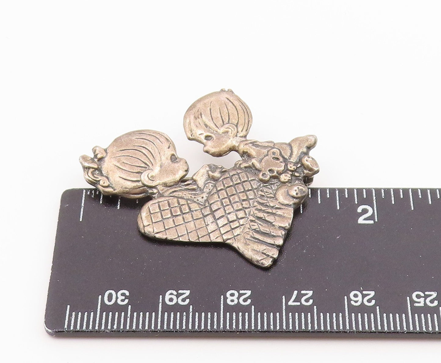 925 Silver  Vintage Carved Mom & Child Bedtime Story Motif Brooch Pin  BP9470