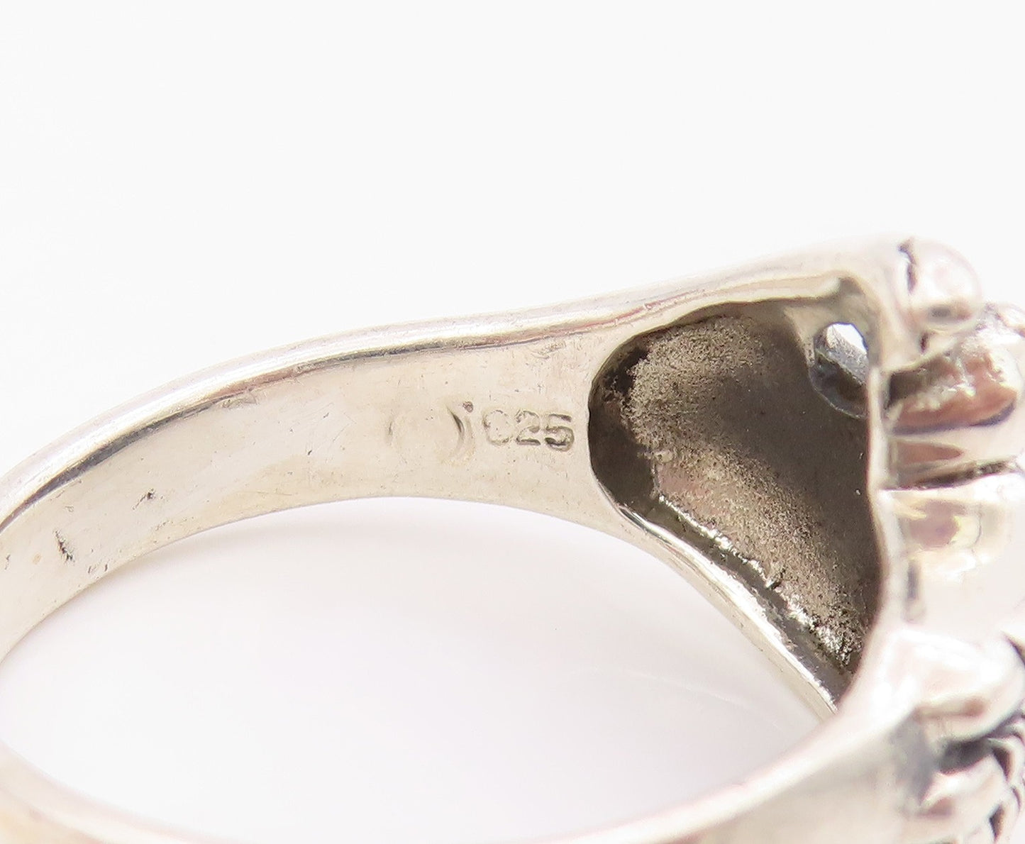 925 Sterling Silver Vintage Ring Modernist Etched Clasped Hands  Sz 9  RG36329
