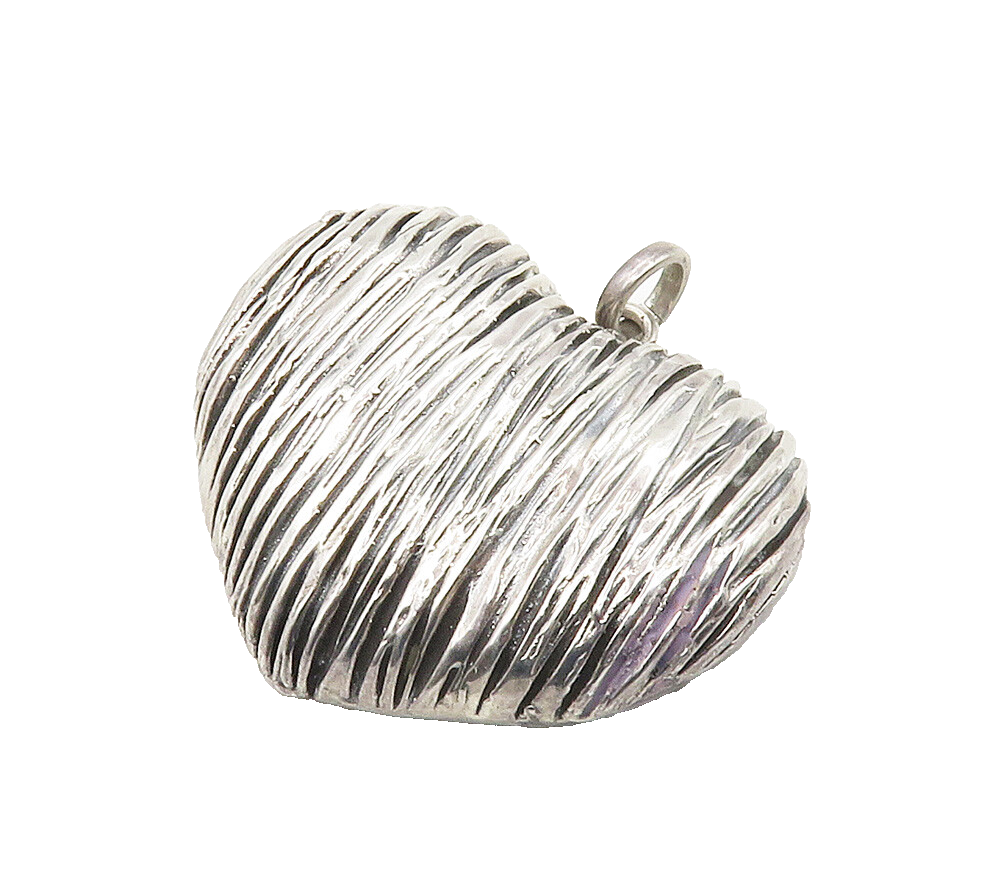 925 Sterling Silver  Vintage Shiny Hollow Textured Love Heart Pendant  PT11987