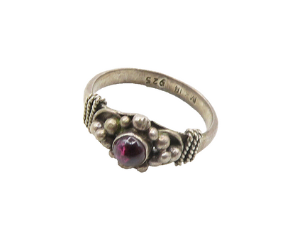 925 Sterling Silver Vintage Cabochon Amethyst Petite Band Ring Sz 4.5  RG19832