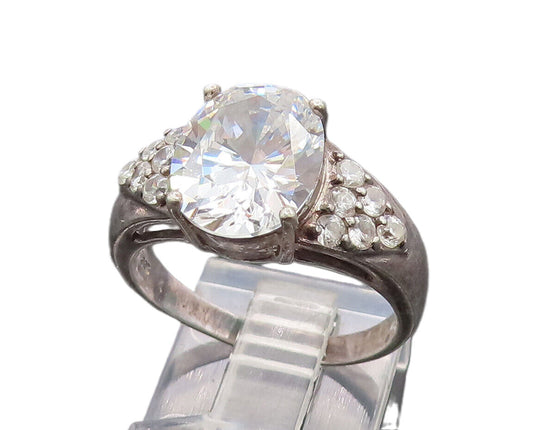925 Silver  Vintage Oval Cubic Zirconia Wings Motif Ring Sz 7.75  RG26249