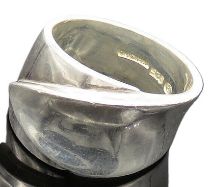 925 Sterling Silver Vintage Shiny Wrap Around Design Band Ring Sz 8 RG20028