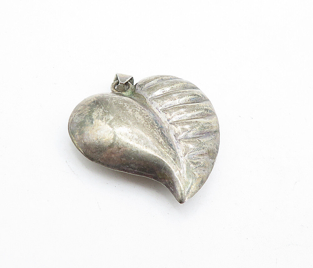 MEXICO 925 Silver  Vintage Dark Tone Hollow Fluted Love Heart Pendant  PT3177