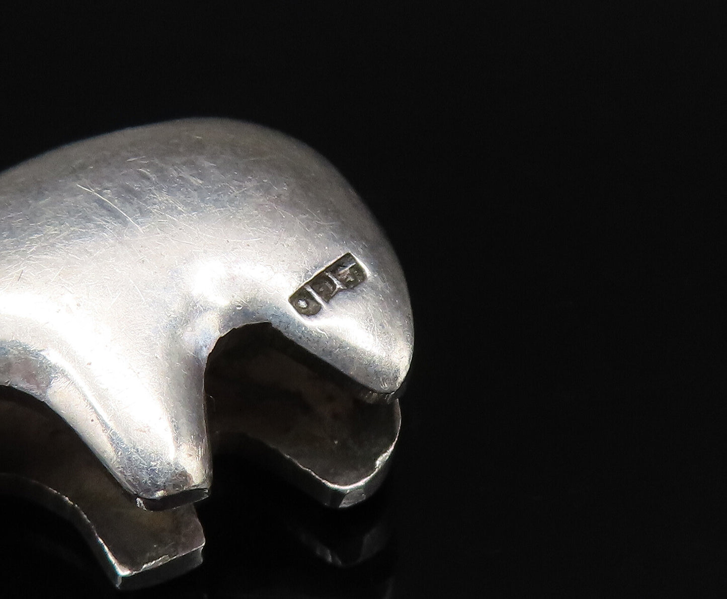 925 Sterling Silver  Vintage Minimalist Polished Bear Motif Pendant  PT21482
