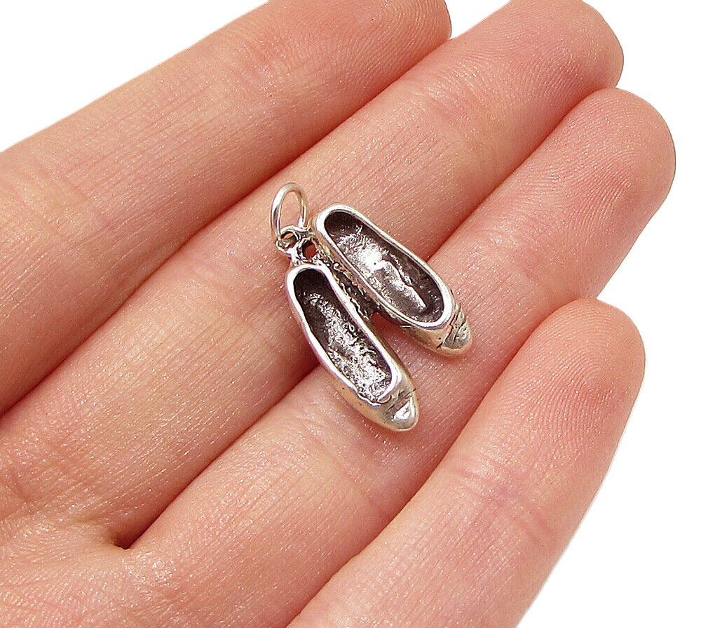 925 Sterling Silver  Vintage Woman's Pair Of Shoes Charm Pendant  PT1835