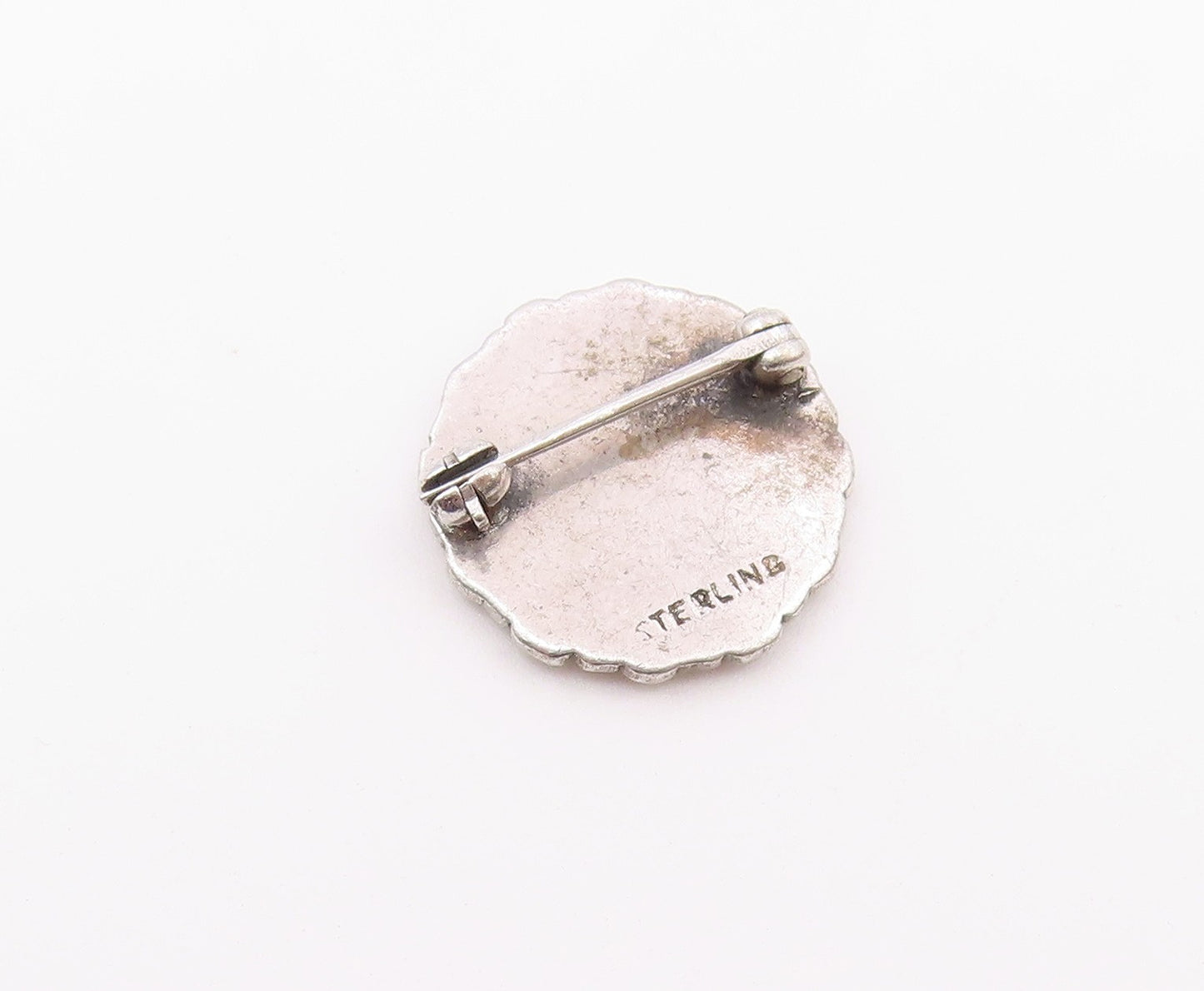 925 Sterling Silver  Vintage Petite Enamel Detail Brooch Pin  BP7914