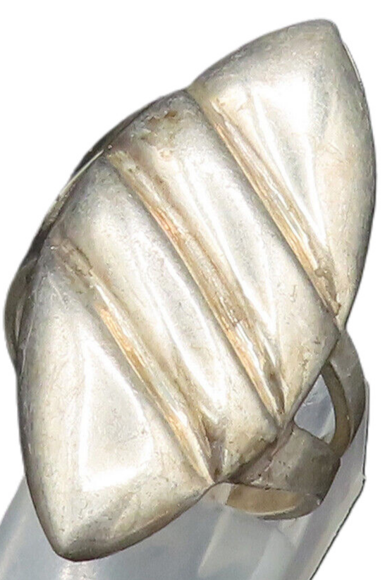925 Sterling Silver  Vintage Scalloped Marquise Shaped Ring Sz 8  RG24939