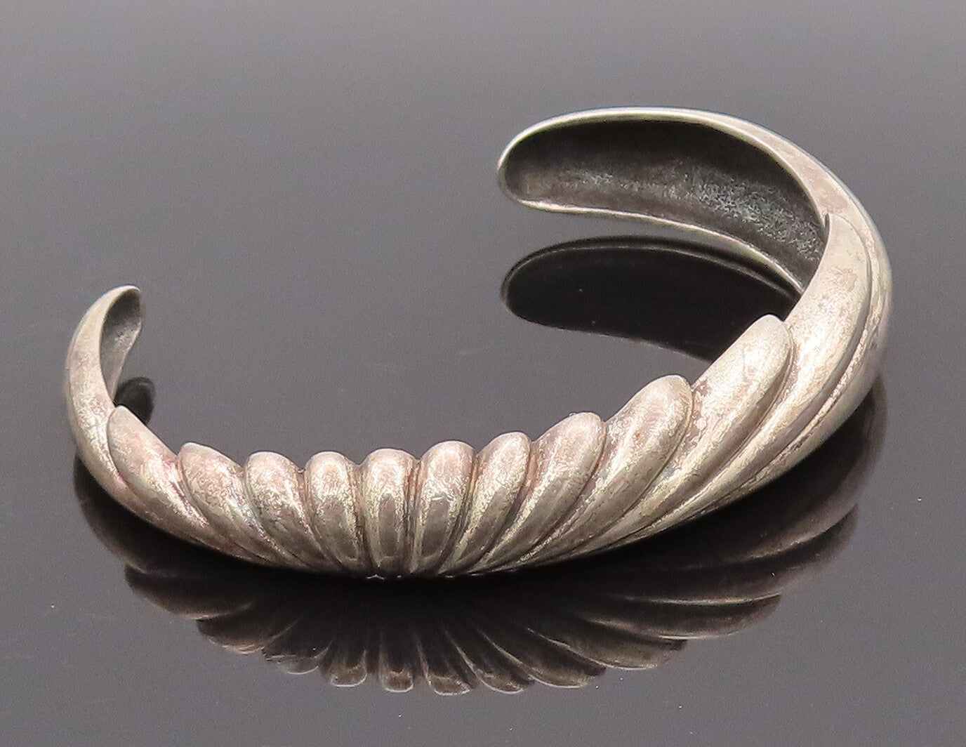 925 Sterling Silver Vintage Bracelet Cuff Carved Spreading Sunrays   BT10186