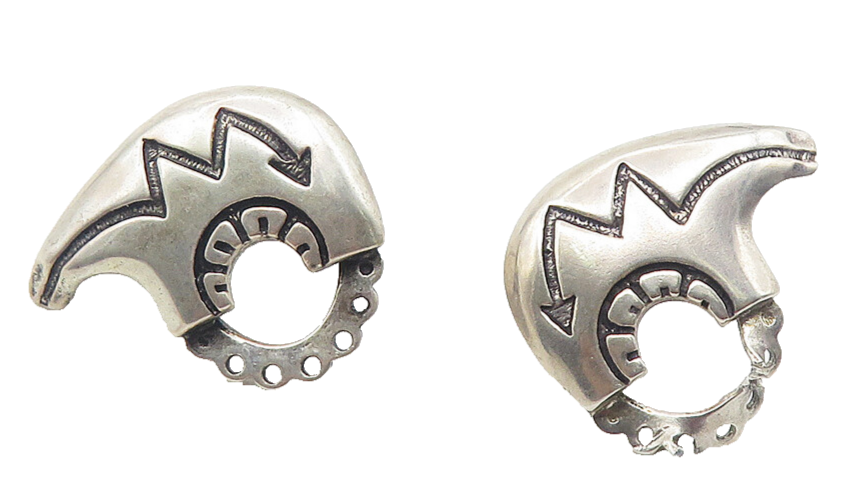 NAVAJO 925 Sterling Silver  Vintage Arrow Etched Bear Drop Earrings  EG5952