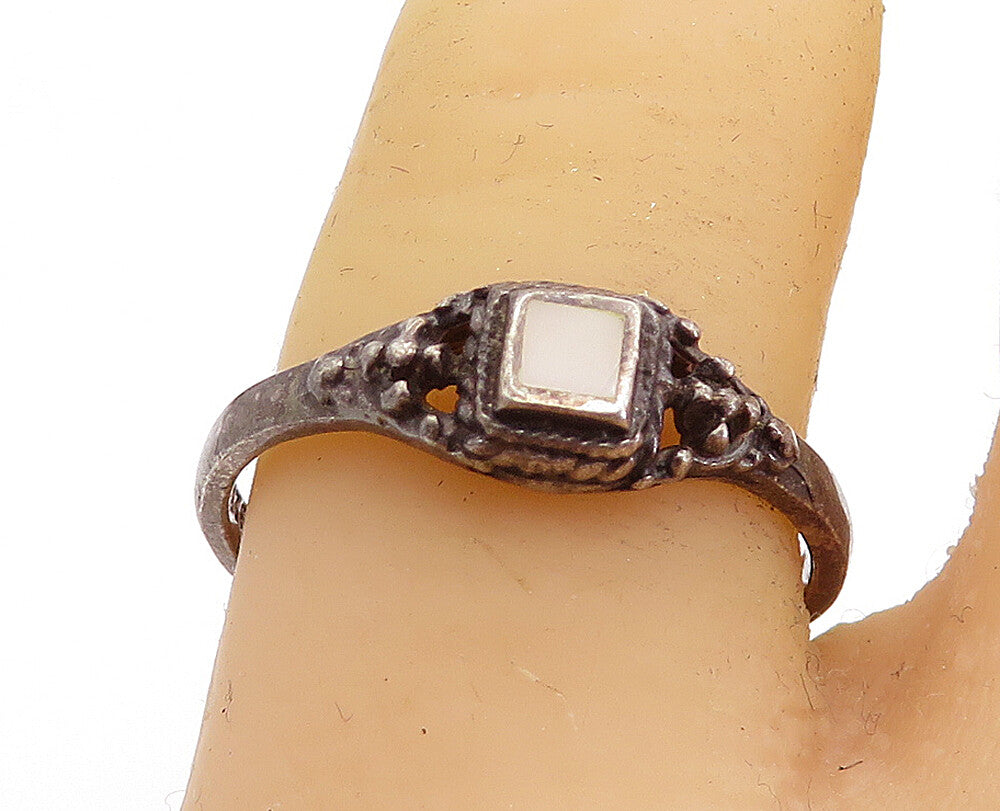 925 Sterling Silver  Vintage White Stone Oxidized Band Ring Sz 7.5  RG6615