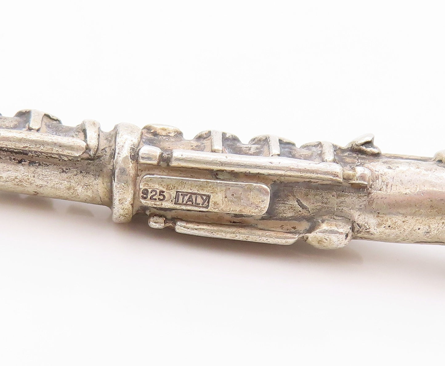 925 Sterling Silver Vintage Pin Collector Solid Carved Clarinet  TR3924