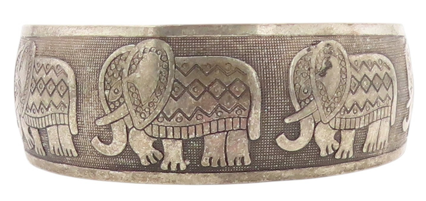 925 Sterling Silver Vintage Bracelet Etched Tribal Elephant Parade Cuff  BT11407