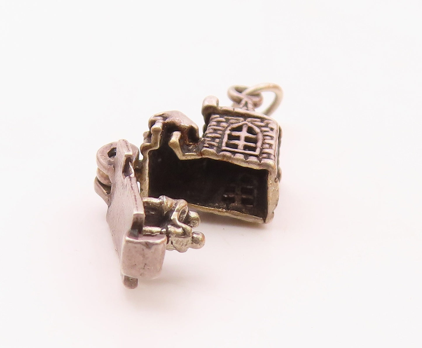 925 Silver  Vintage Couple Getting Married In Church Pendant (OPENS)  PT20456