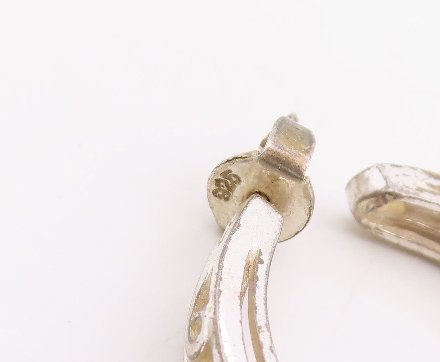 925 Sterling Silver Vintage Earrings Classic Intricate Scrollwork Hoops  EG13808