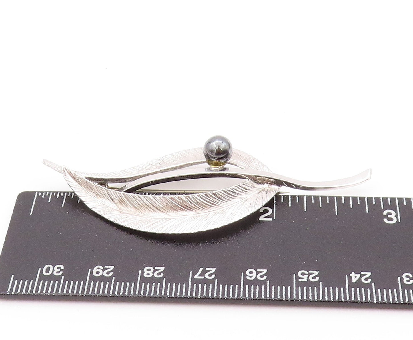 925 Sterling Silver Vintage Brooch WELLS Designer Gray Pearl Cutout Leaf BP11535