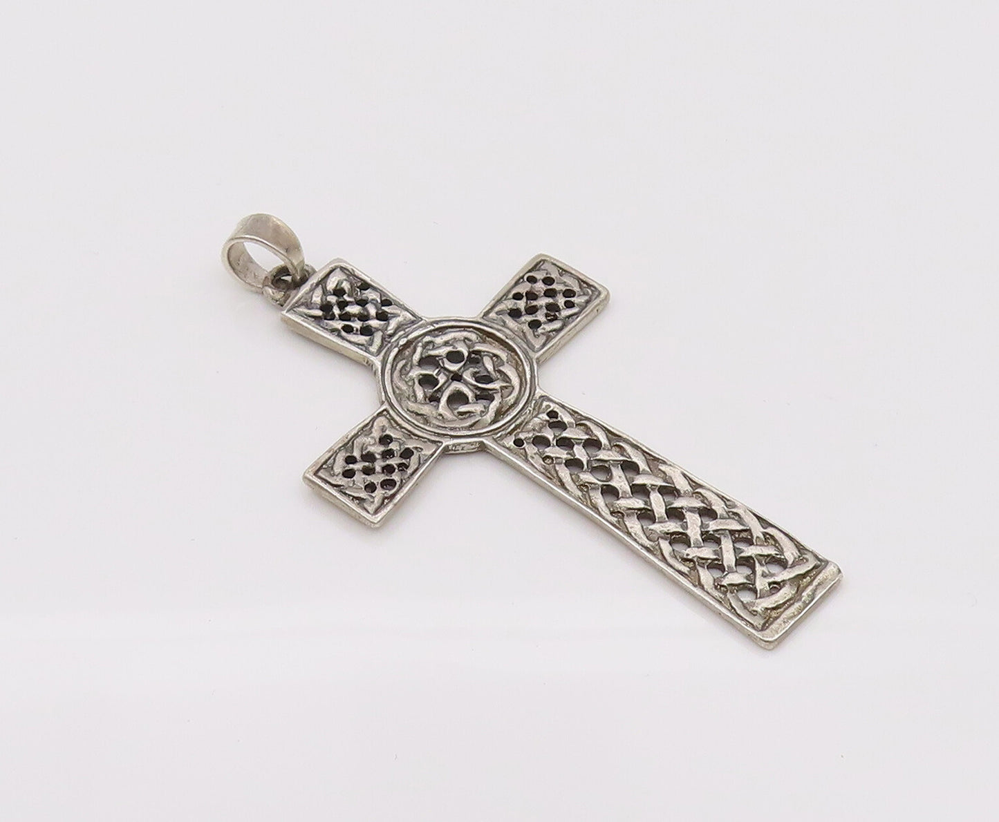 925 Sterling Silver  Vintage Braded Rope Carved Cross Pendant PT22147
