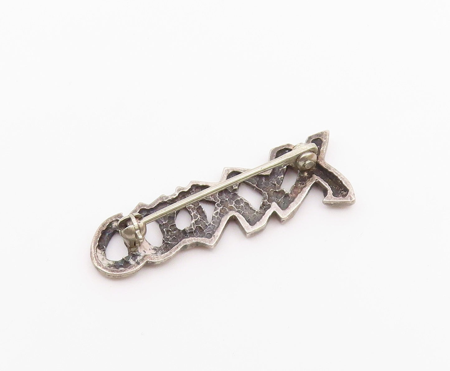 925 Sterling Silver  Vintage Carved XXXOOO Hugs & Kisses Brooch Pin  BP9829