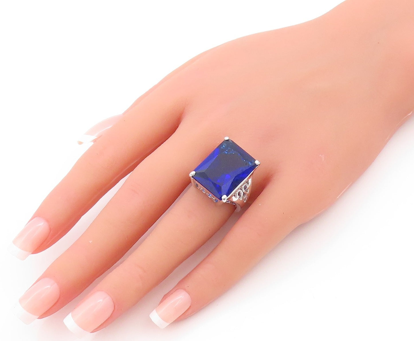 925 Sterling Silver Vintage Ring Large Rectangle Cut Blue CZ   Sz 6.5  RG32925