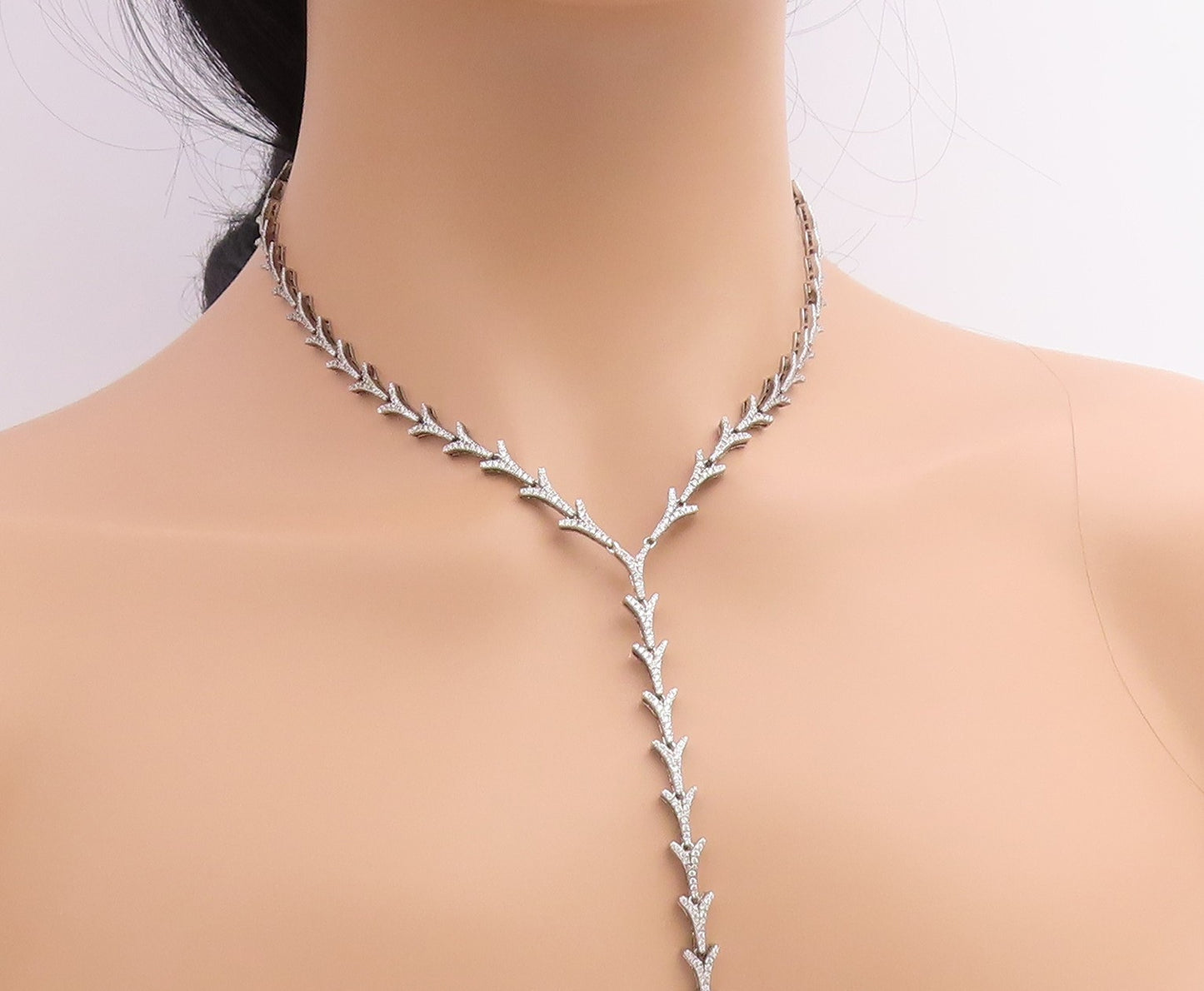 925 Sterling Silver Vintage Necklace CZ Classic Interlocking V Link Chain NE4916