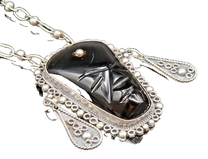 MEXICO 925 Silver  Vintage Carved Face Onyx Beaded Detail Necklace  NE3976