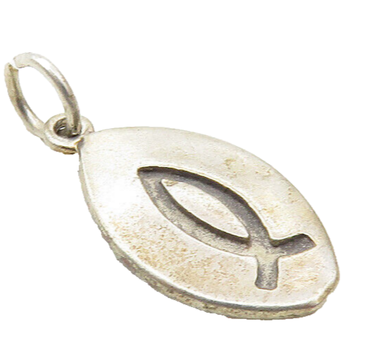 925 Sterling Silver  Vintage Petite Fish Motif Pointed Oval Pendant  PT7489