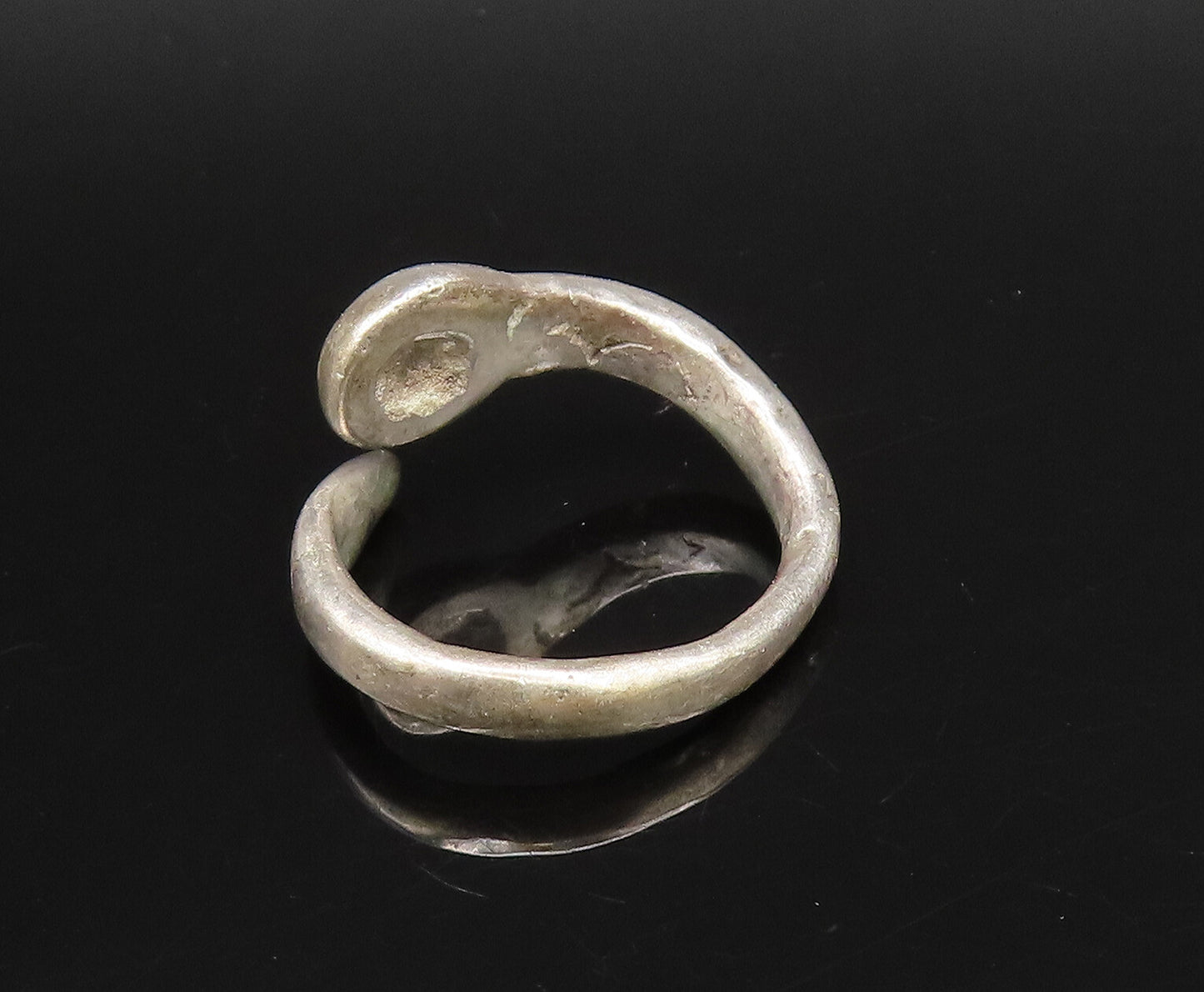 925 Sterling Silver  Vintage Minimalist Head & Tail Bypass Ring Sz 6.5 RG25976