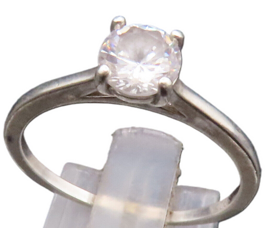 925 Sterling Silver  Vintage Minimalist Cubic Zirconia Ring Sz 8.5  RG25080