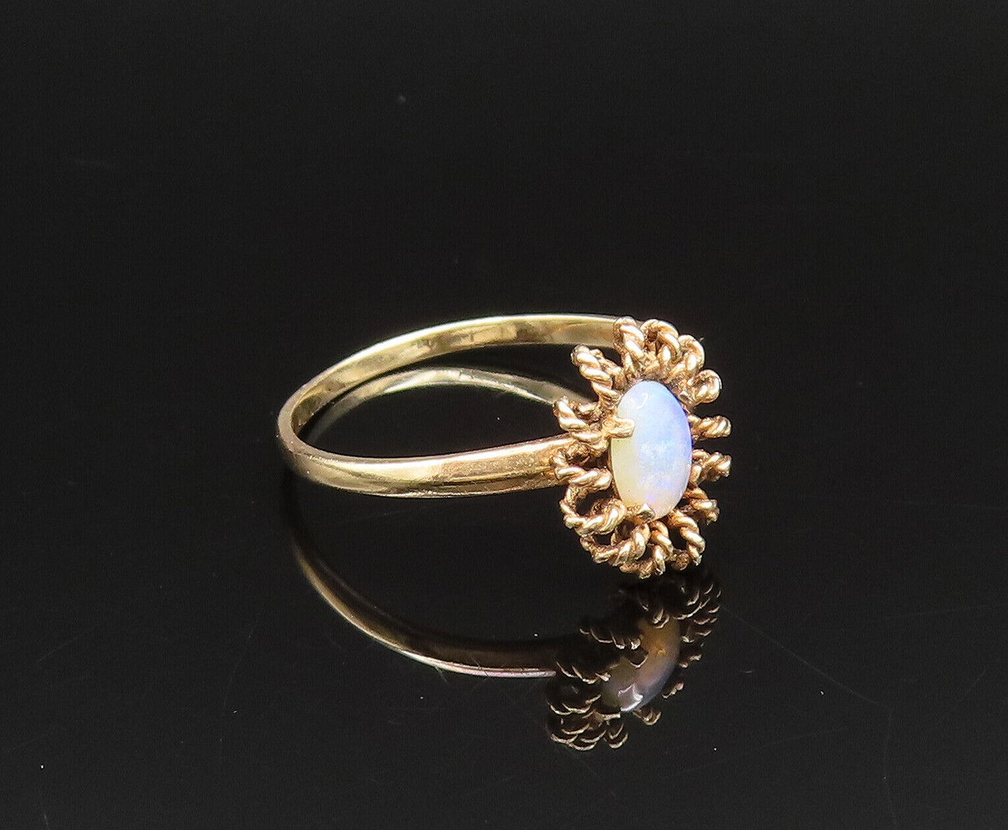 10K GOLD  Vintage Oval Fire Opal Twisted Rope Flower Ring Sz 8  GR517