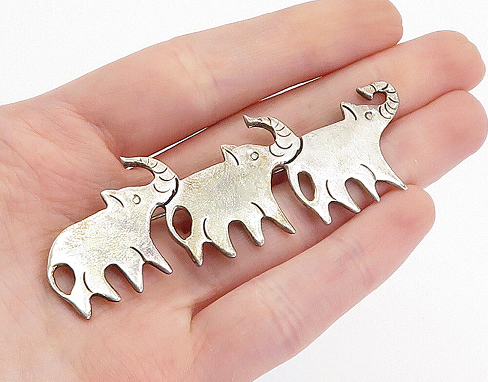 925 Sterling Silver  Vintage Dark Tone Etched Elephants Brooch Pin  BP1422