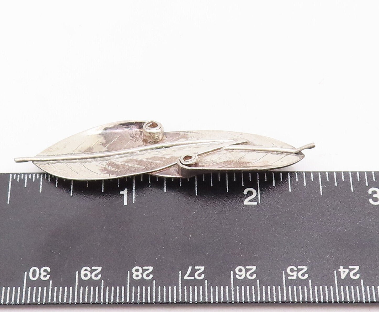 925 Sterling Silver Vintage Brooch Pin Solid Carved Overlapping Leaves  BP10947
