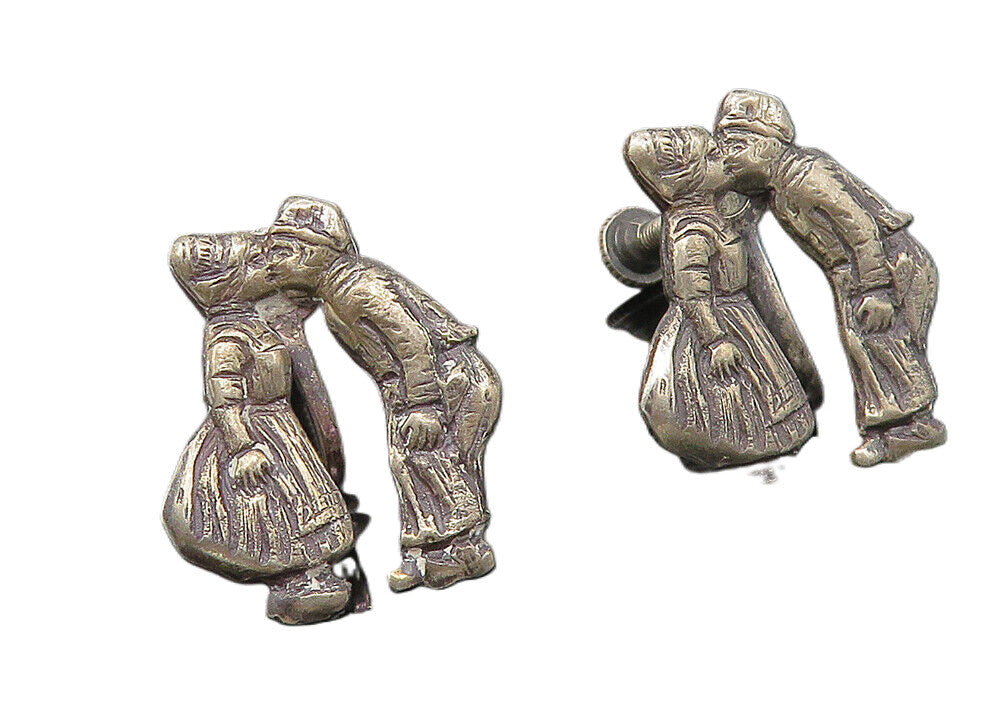 925 Sterling Silver  Vintage Kissing Couple Motif Non Pierce Earrings  EG5597