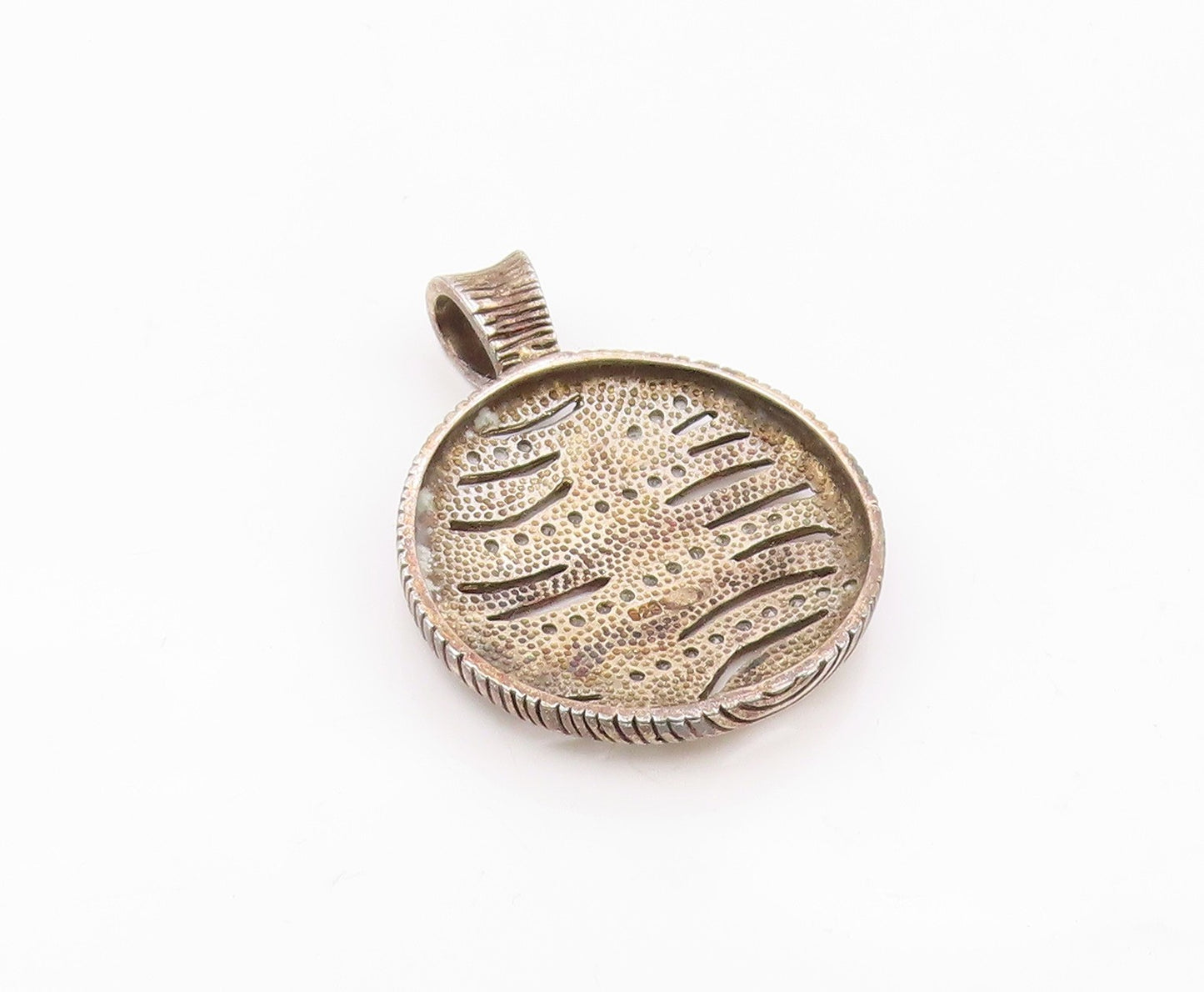 925 Sterling Silver  Vintage Shiny Topaz Textured Pattern Pendant  PT19676