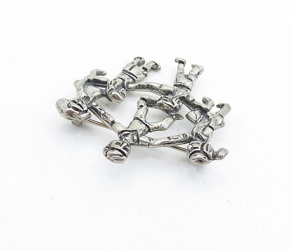 925 Sterling Silver  Vintage Sculpted Family Holding Hands Brooch Pin  BP2116
