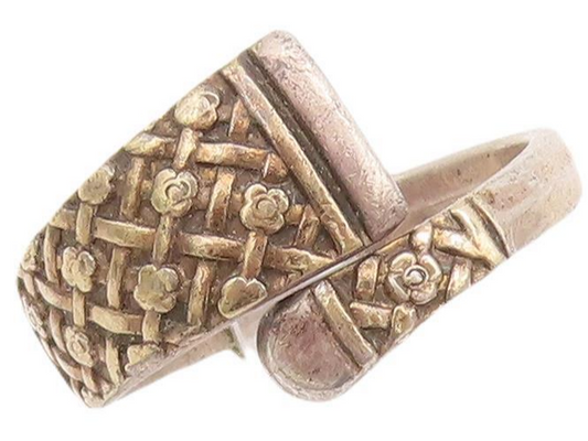 925 Sterling Silver Vintage Ring LUNT Floral Net Carved Bypass  Sz 9  RG28222