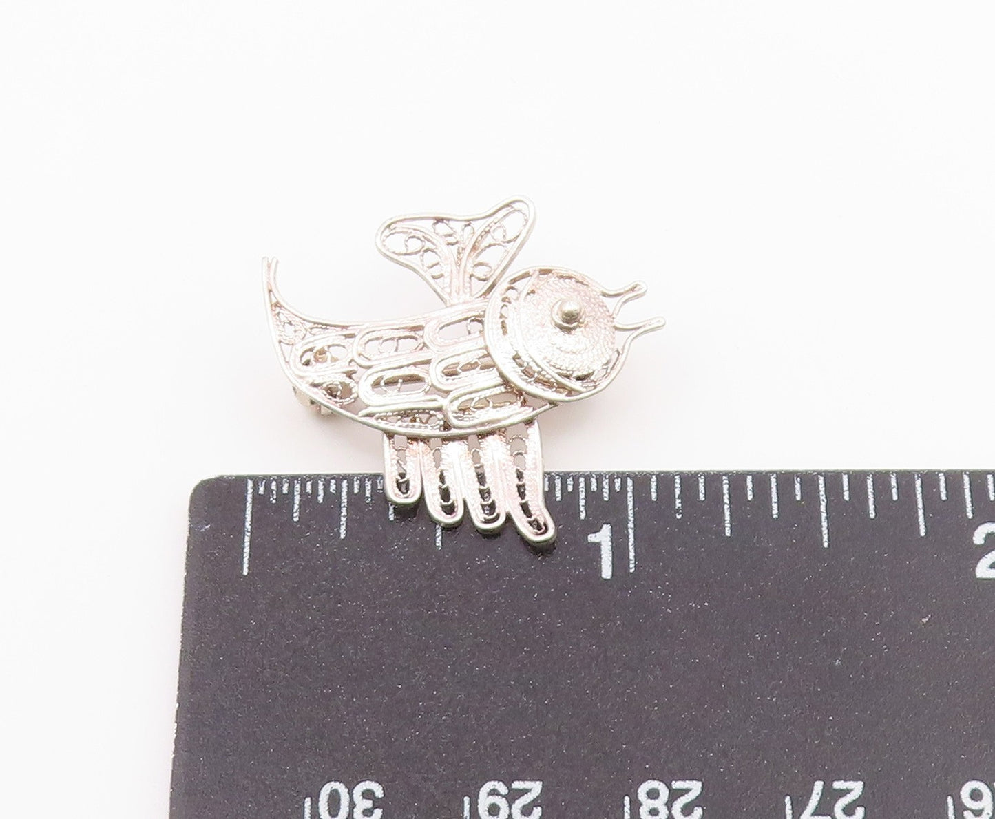 925 Sterling Silver  Vintage Shiny Filigree Detail Fish Brooch Pin  BP8592
