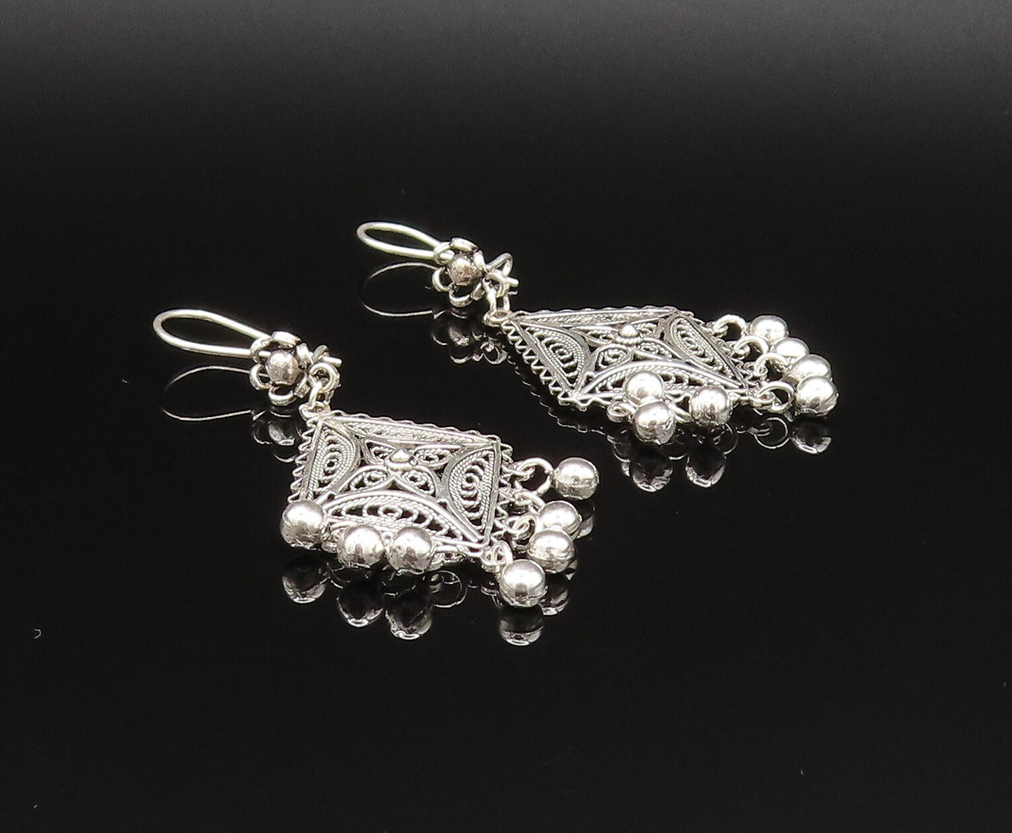 925 Sterling Silver  Vintage Wavy Edge Beaded Diamond Shaped Earrings  EG11956