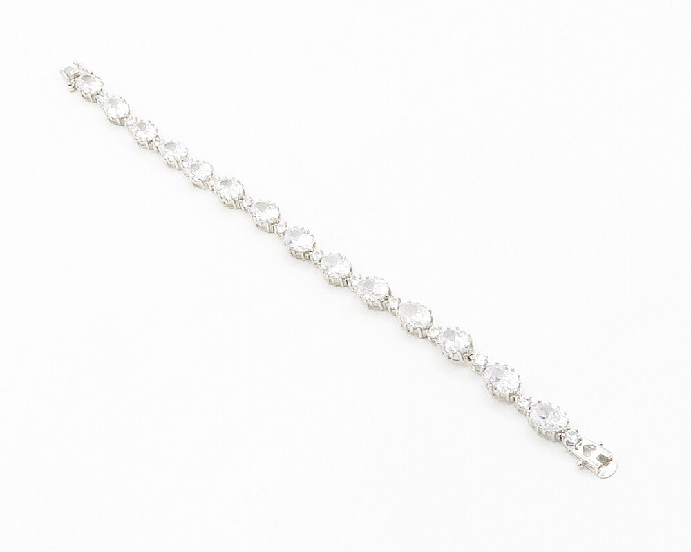 STAUER 925 Silver  Sparkling Prong Set Cubic Zirconia Chain Bracelet  BT5705