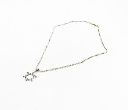 925 Sterling Silver  Vintage Shiny Open Star Of David Chain Necklace  NE1519