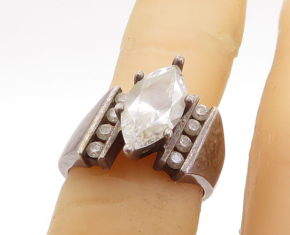 KOREA 925 Sterling Silver  Vintage Topaz Solitaire Accent Ring Sz 5  RG5852