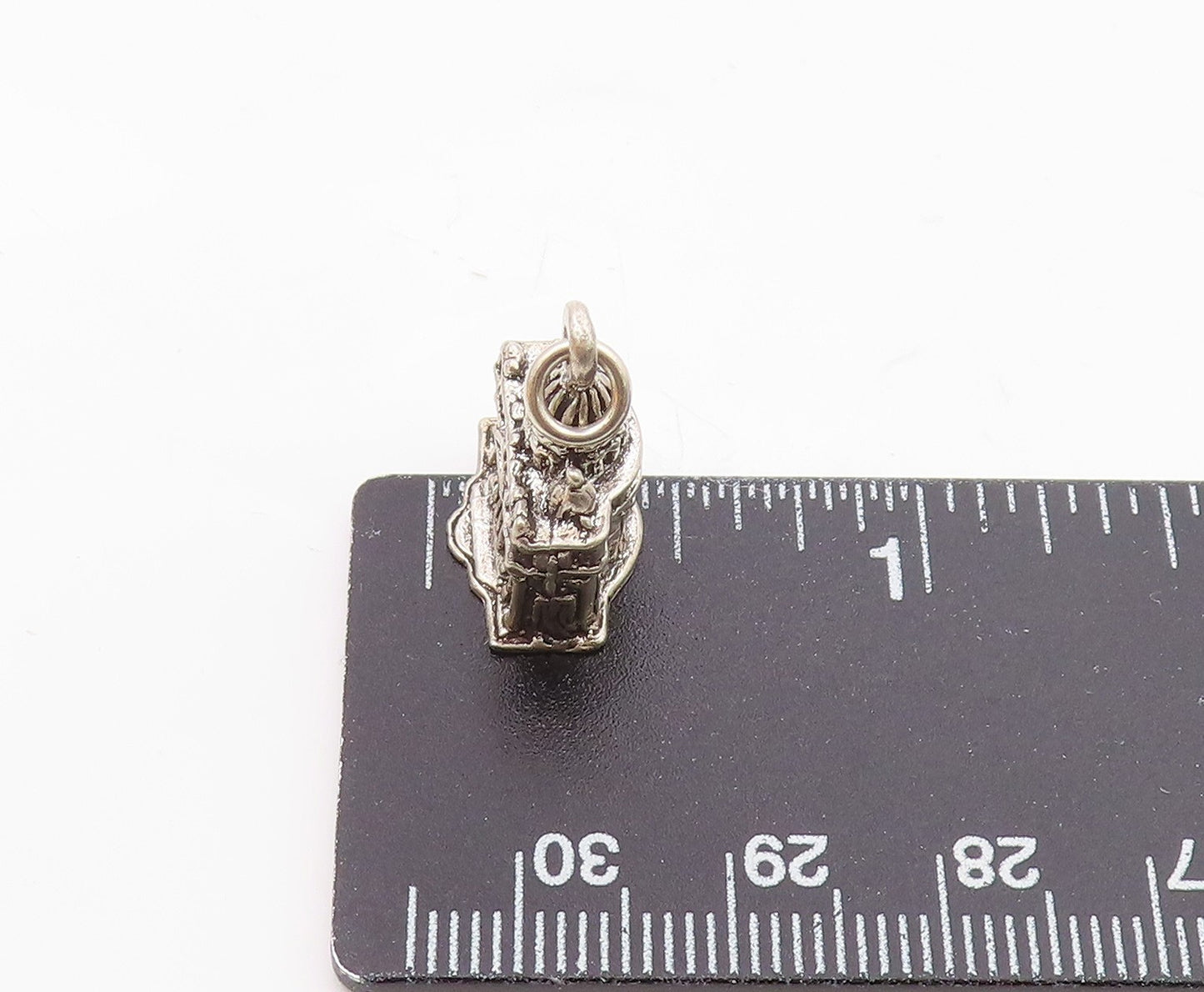 925 Sterling Silver  Vintage Royal Building Motif Charm Pendant  PT21784