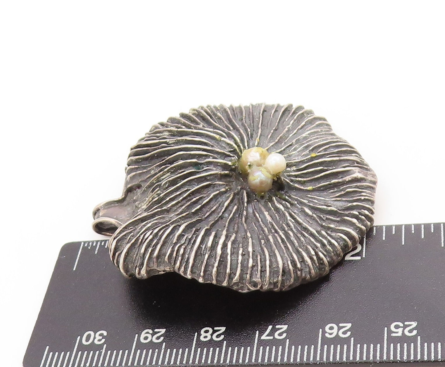 925 Sterling Silver Vintage Brooch ISRAEL Pearl Dark Tone Ribbed Leaf  BP11860