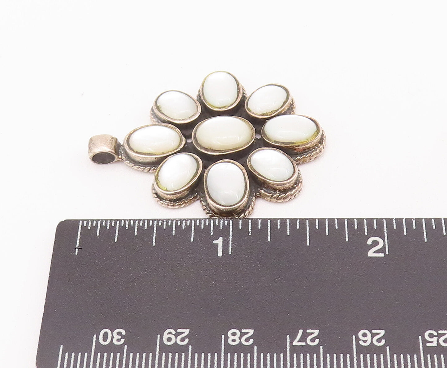 925 Sterling Silver Vintage Pendant Oval Cut Mother Of Pearls Flower  PT22812