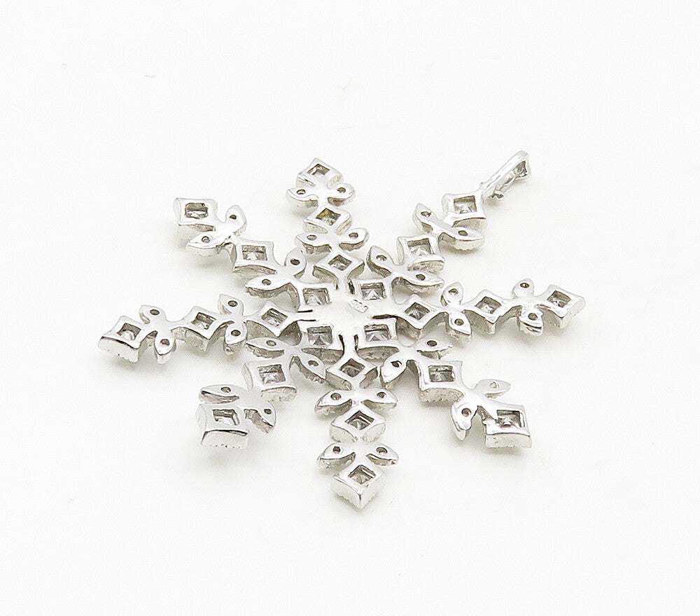 925 Sterling Silver  Sparkling Cubic Zirconia Snowflake Motif Pendant  PT12331