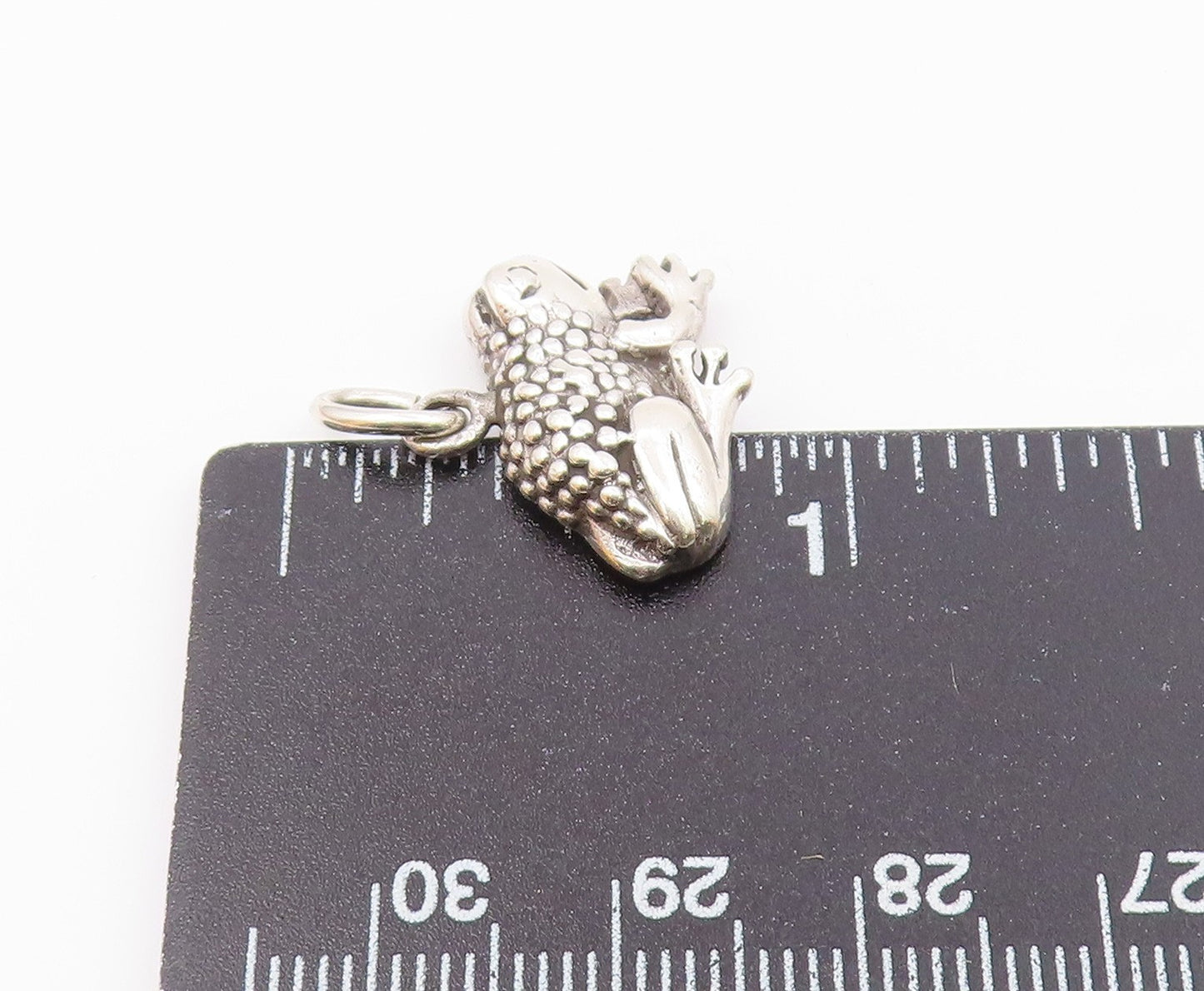 925 Sterling Silver  Vintage Shiny Petite Frog Toad Motif Pendant  PT18242
