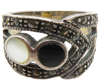 925 Sterling Silver  Vintage Mother Of Pearl & Onyx Band Ring Sz 6  RG13676