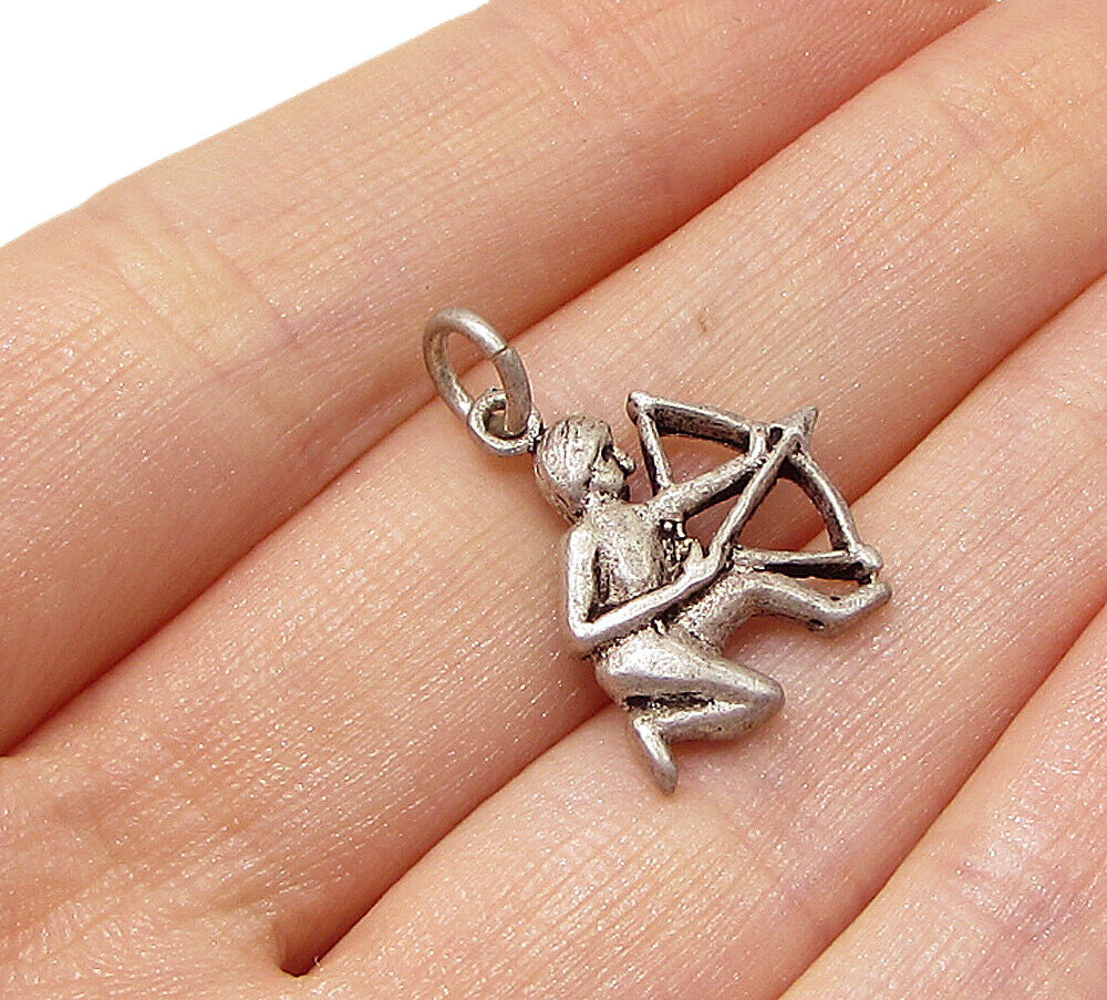 925 Sterling Silver  Vintage Bow & Arrow Shooter Charm Pendant  PT2227
