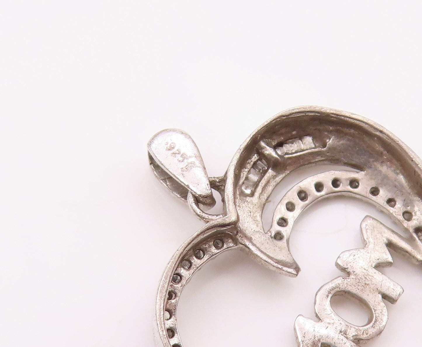 925 Sterling Silver  Vintage Genuine Diamonds Mom Love Heart Pendant  PT12946