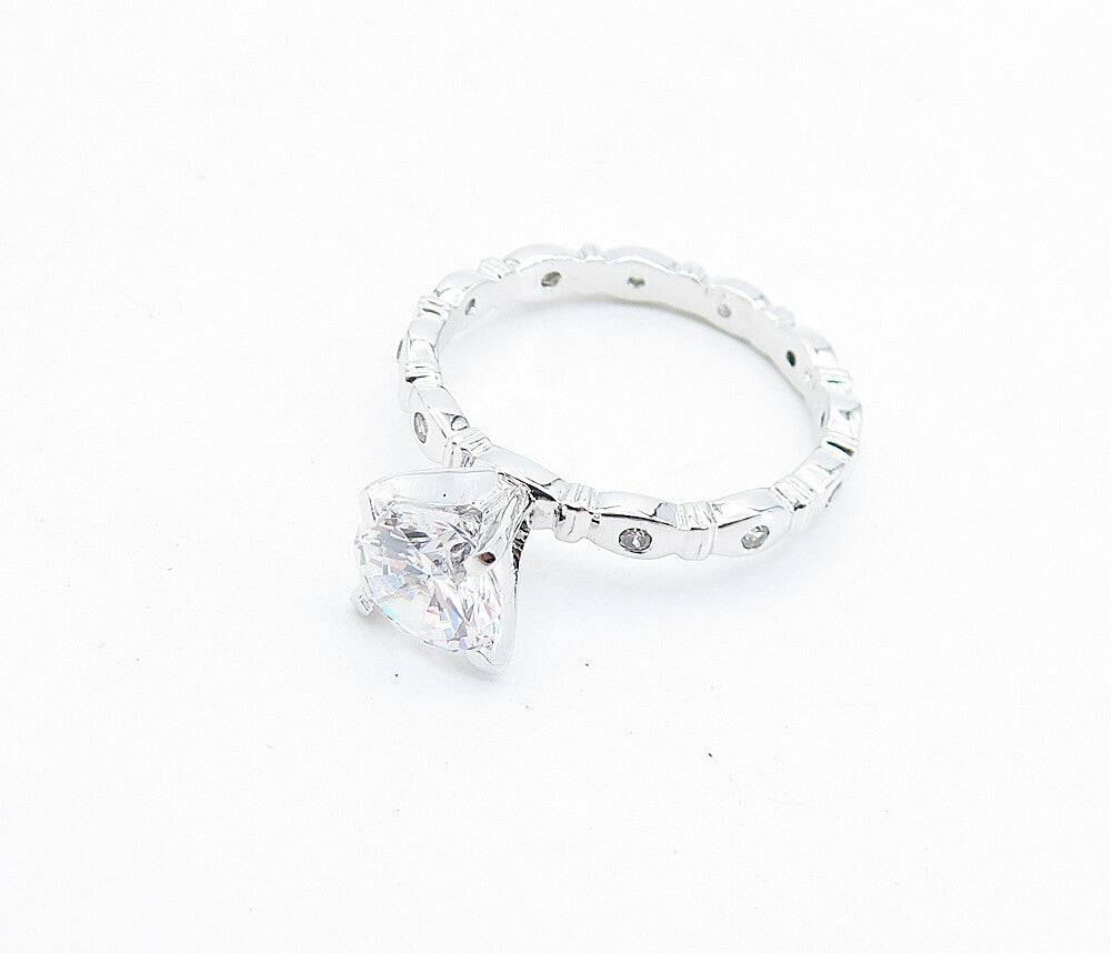 925 Sterling Silver  Cubic Zirconia Solitaire With Accents Ring Sz 8  RG5844