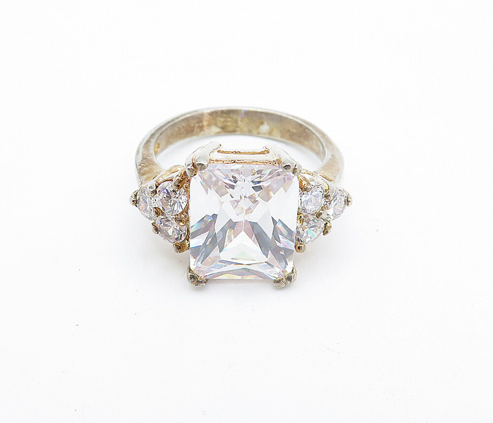 925 Sterling Silver  Vintage Cubic Zirconia Solitaire Accent Ring Sz 7  RG5193