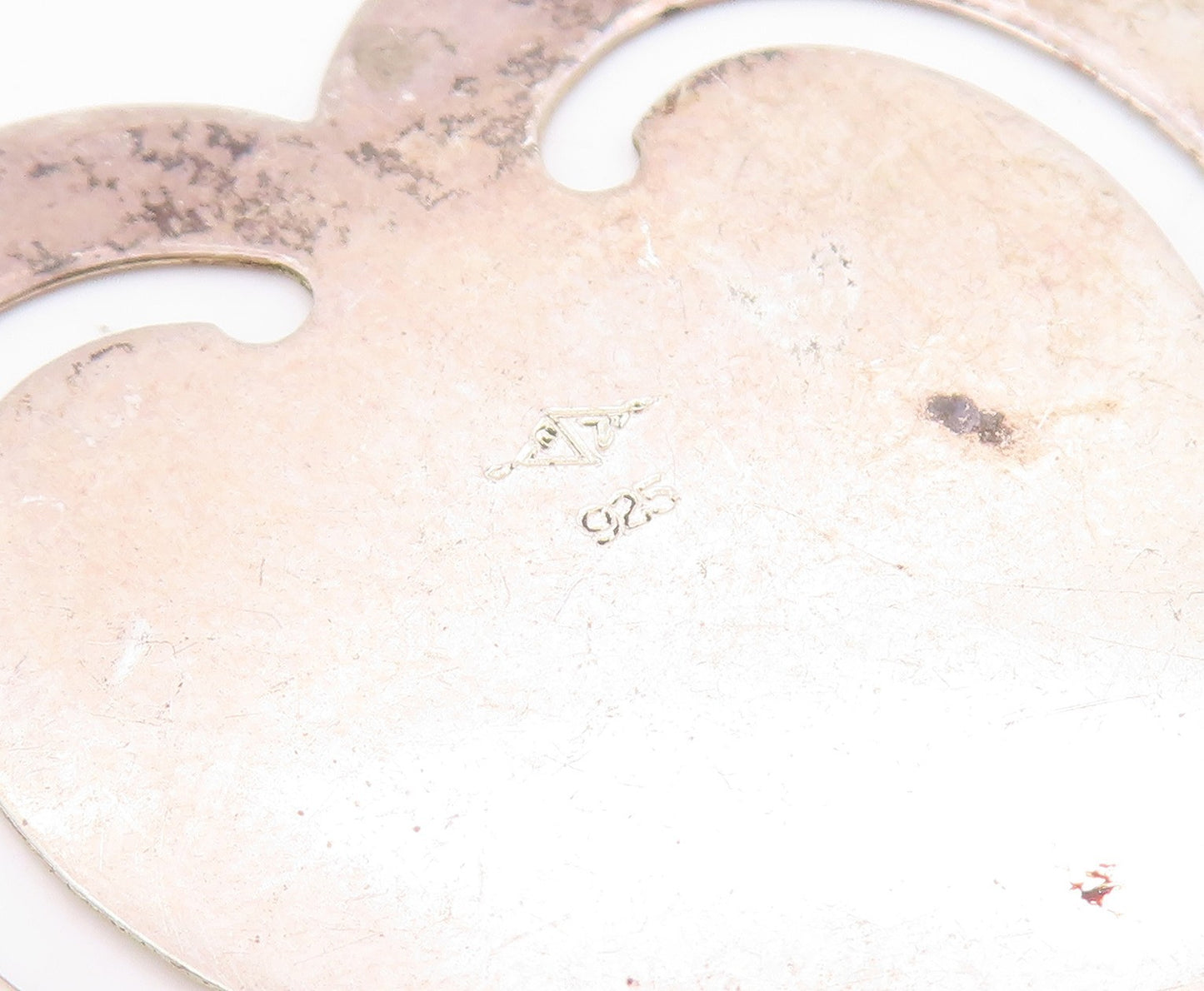 925 Sterling Silver Vintage Bookmark Minimalist Open Love Heart Design  TR4184
